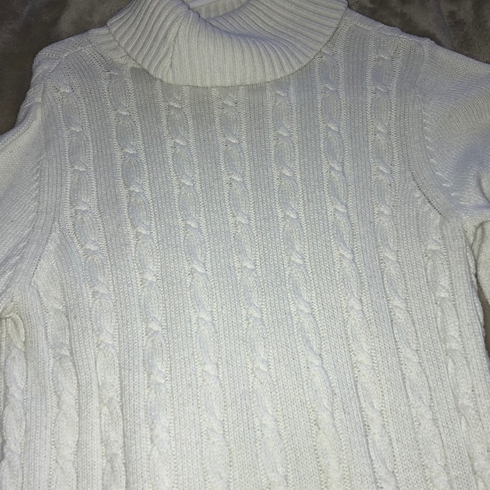 sweater - Picture 2 of 6